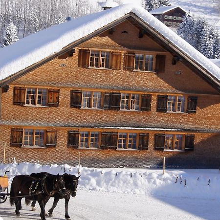 Hotel Naze'S Hus Mellau Exterior foto